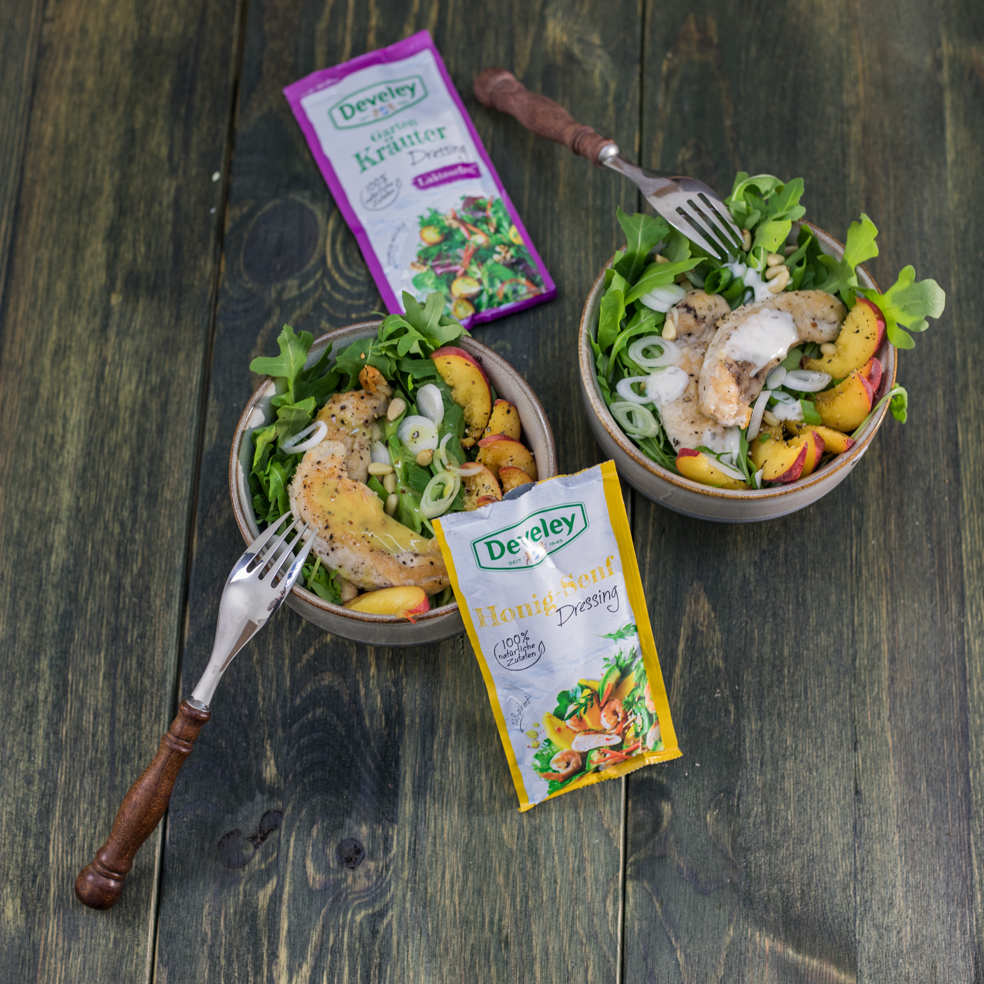 Rezept, Gericht von Develey: Rucola Pfirsich Salat mit Honig-Senf Dressing